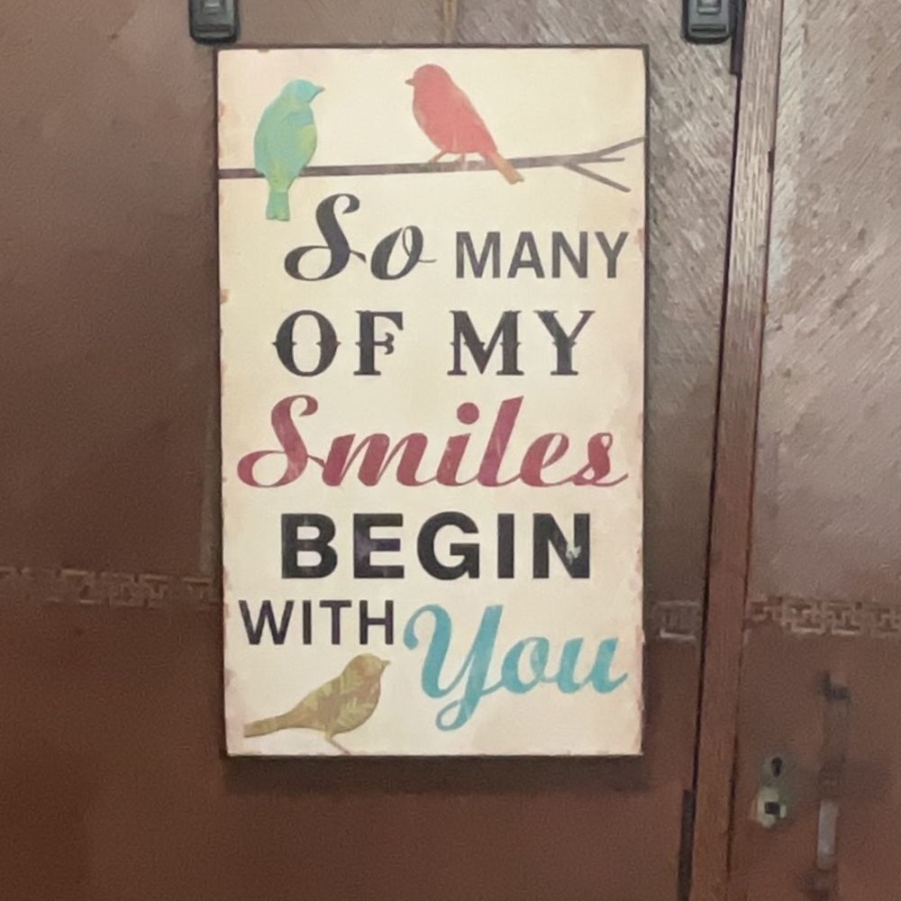 Charming Wall Decor with Birds and Inspirational Quote